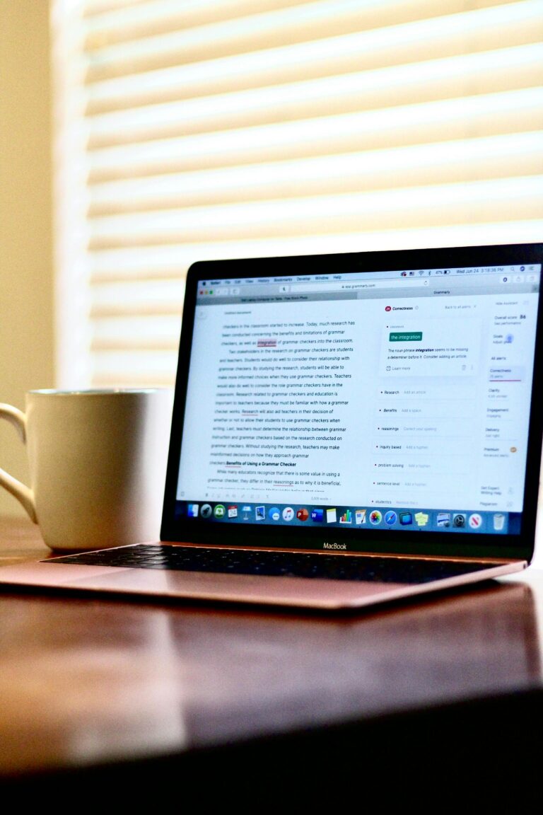 Freelancing vs Blogging: Which Is Better